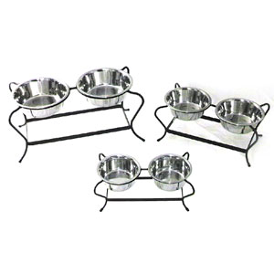 Majesty elevated dog feeder