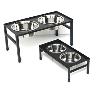 elevated double bowl dog feeder with solid tray top